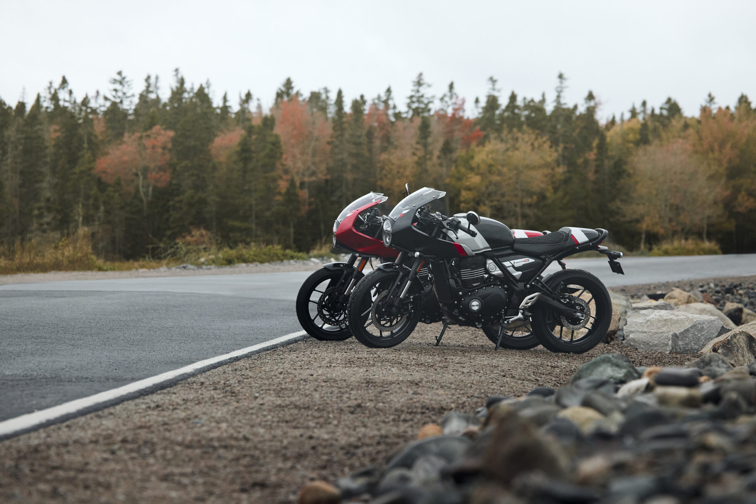 Od flat tracku po café racer: Triumph rozšiřuje řadu 400